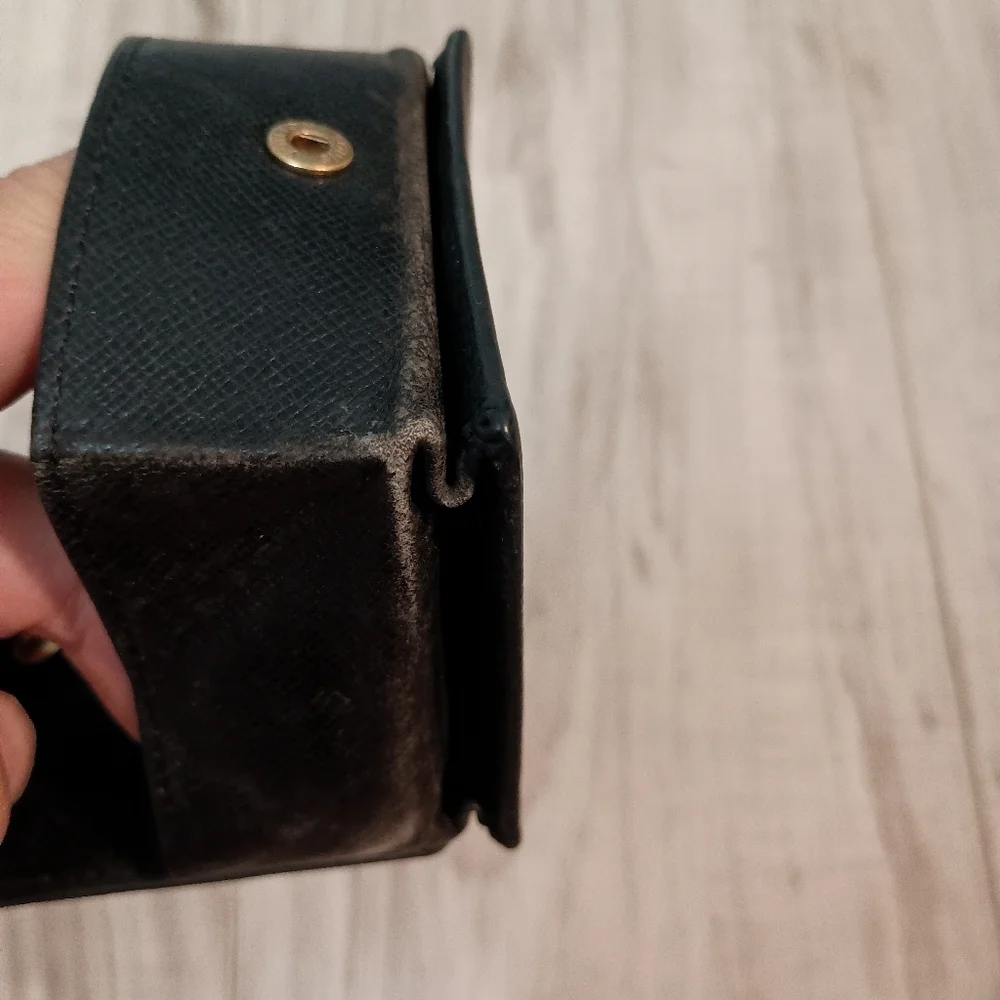 Authentic Louis Vuitton LV Epi Porte Monnaie Bowatt Coin Case Noir Black